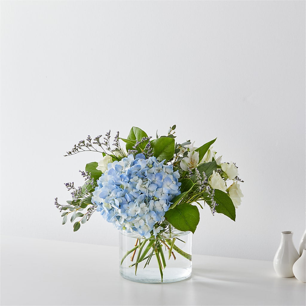 Coastal Blossom Bouquet – The Flower Station, Paris TN