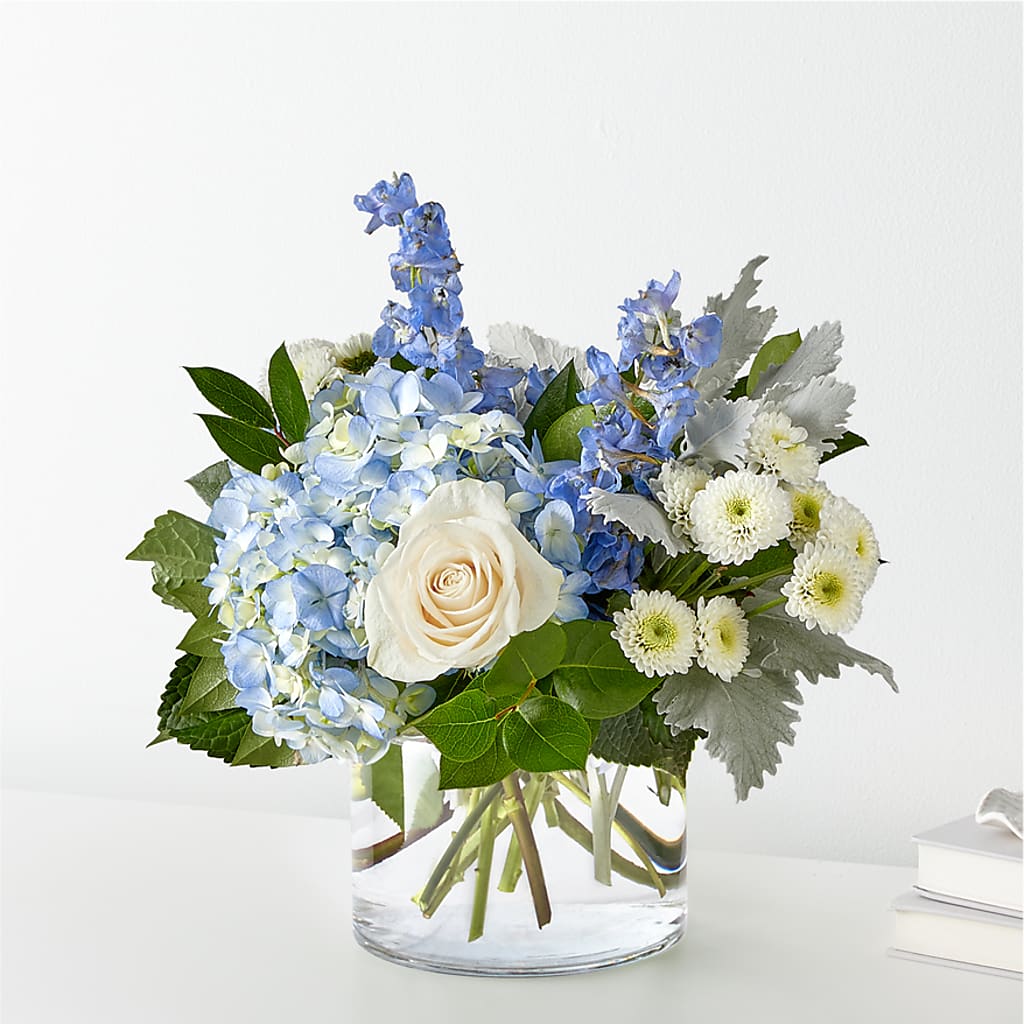 Clear Skies Bouquet – The Flower Station, Paris TN
