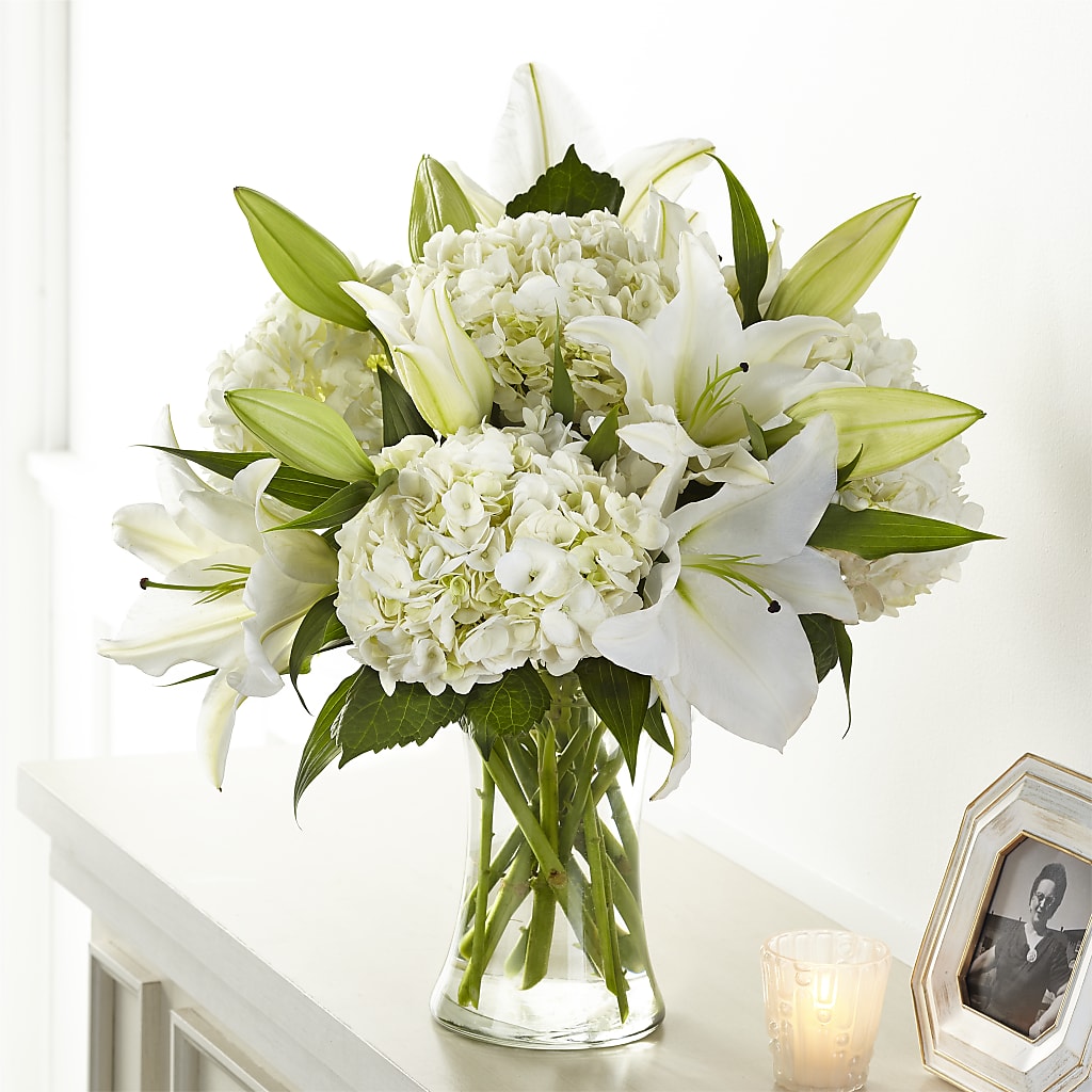 Compassionate Lily Bouquet – The Flower Station, Paris TN