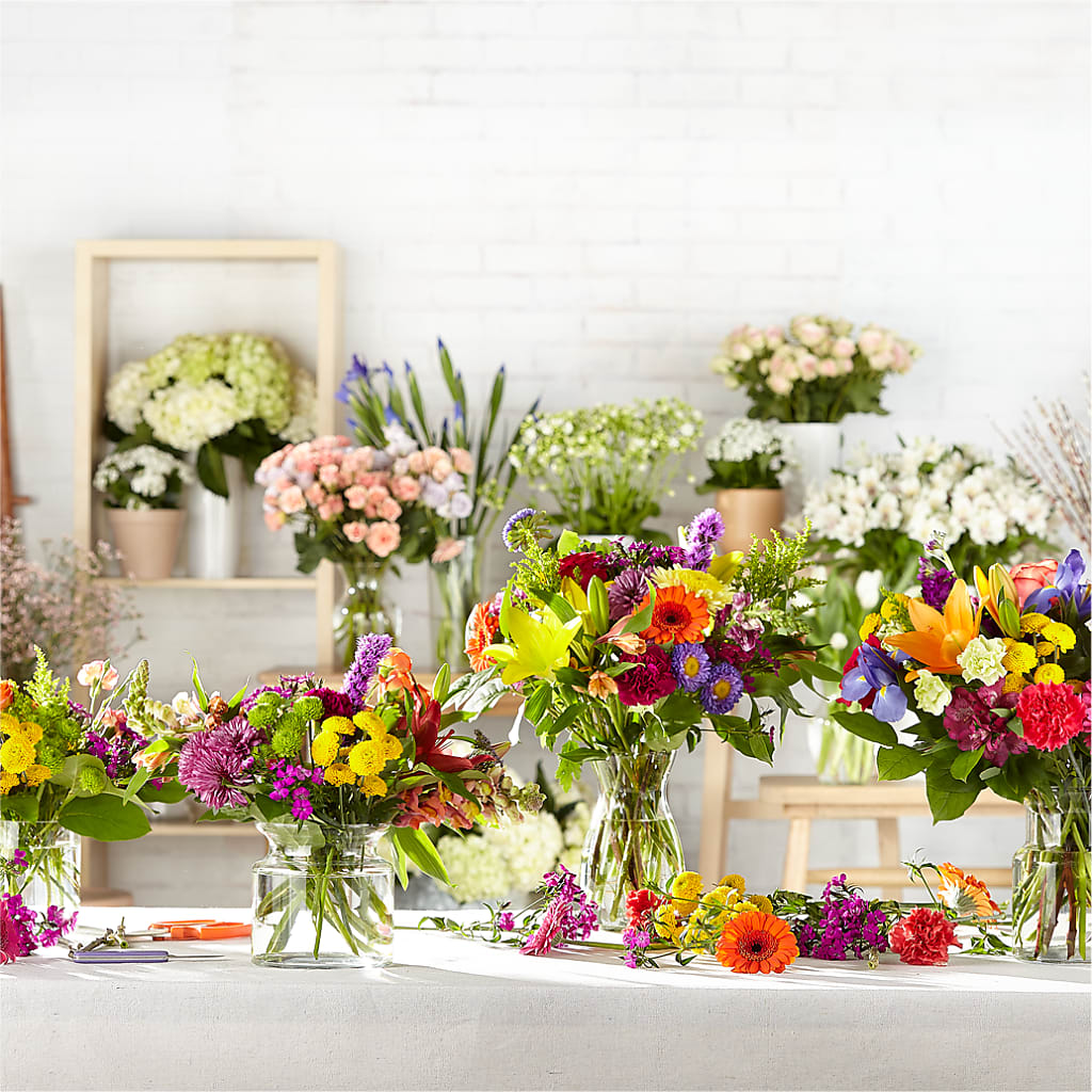 Bold & Bright – A Florist Original –  The Flower Station, Paris TN