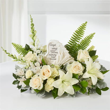 Holding You Close Arrangement –  The Flower Station, Paris TN