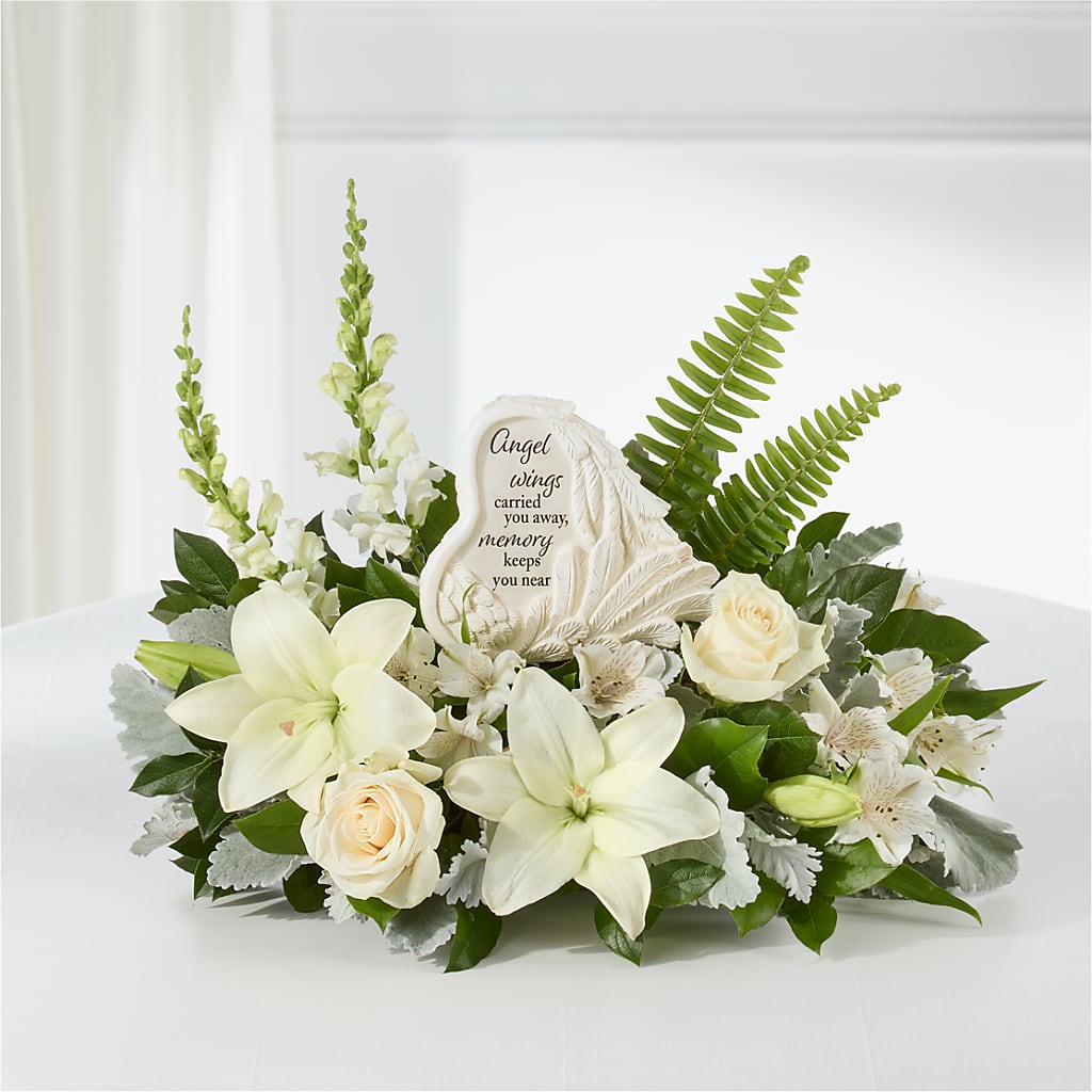 Holding You Close Arrangement –  The Flower Station, Paris TN