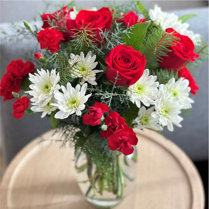 Seasonal Magic Bouquet –  The Flower Station, Paris TN