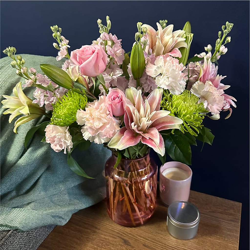 Pretty in Pink Bouquet –  The Flower Station, Paris TN