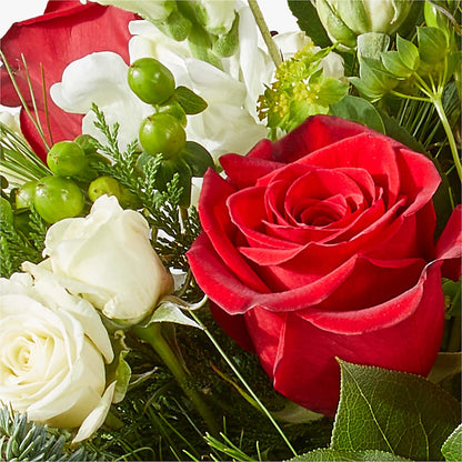 Deck the Halls Bouquet –  The Flower Station, Paris TN
