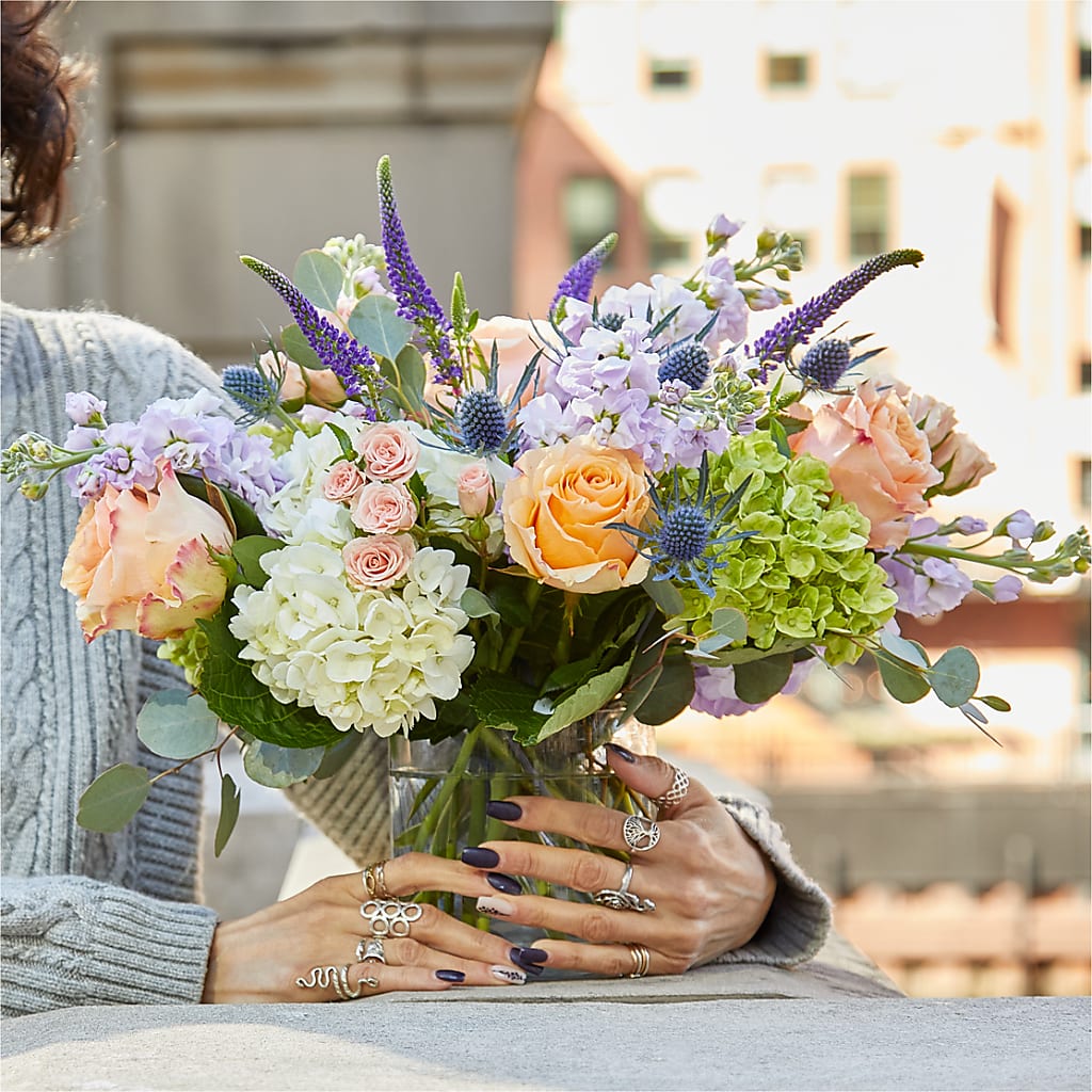 Porch Swing Bouquet –  The Flower Station, Paris TN