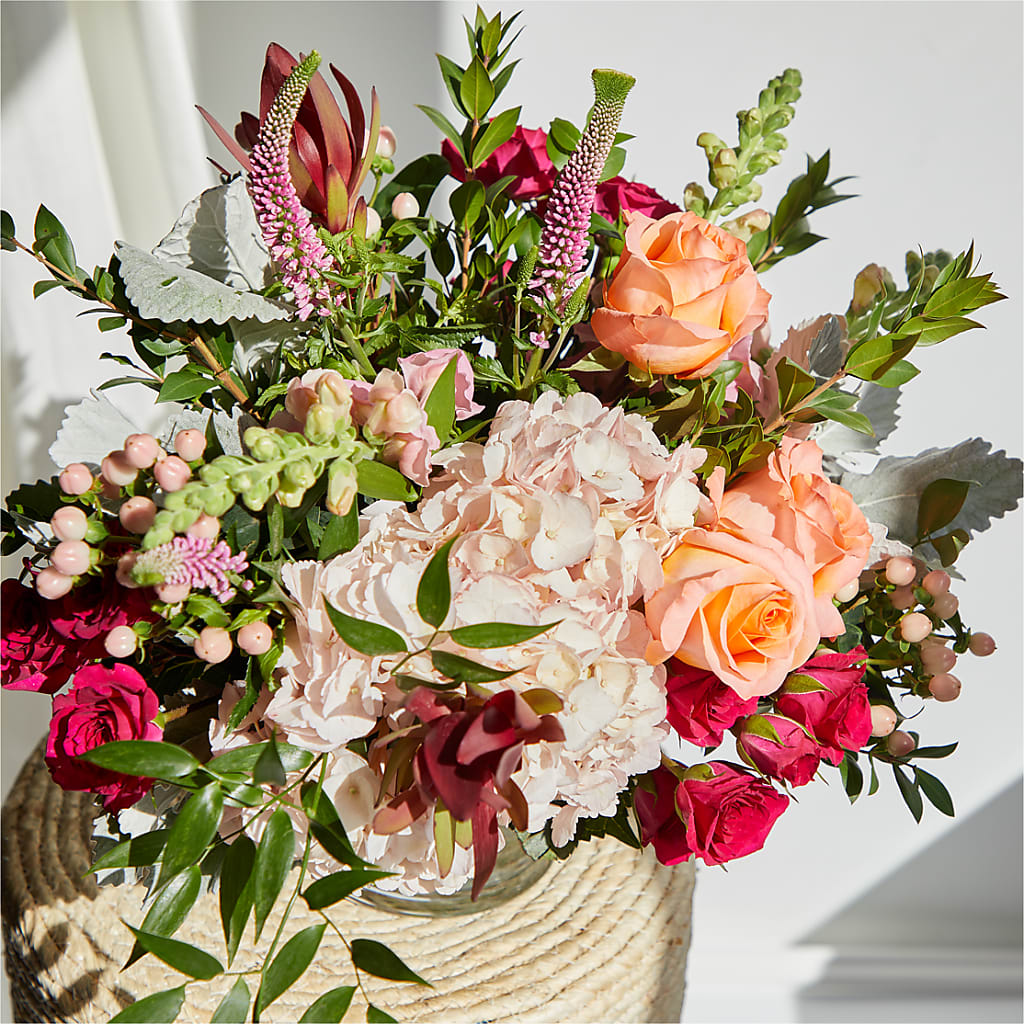 Glitz & Glam Bouquet –  The Flower Station, Paris TN