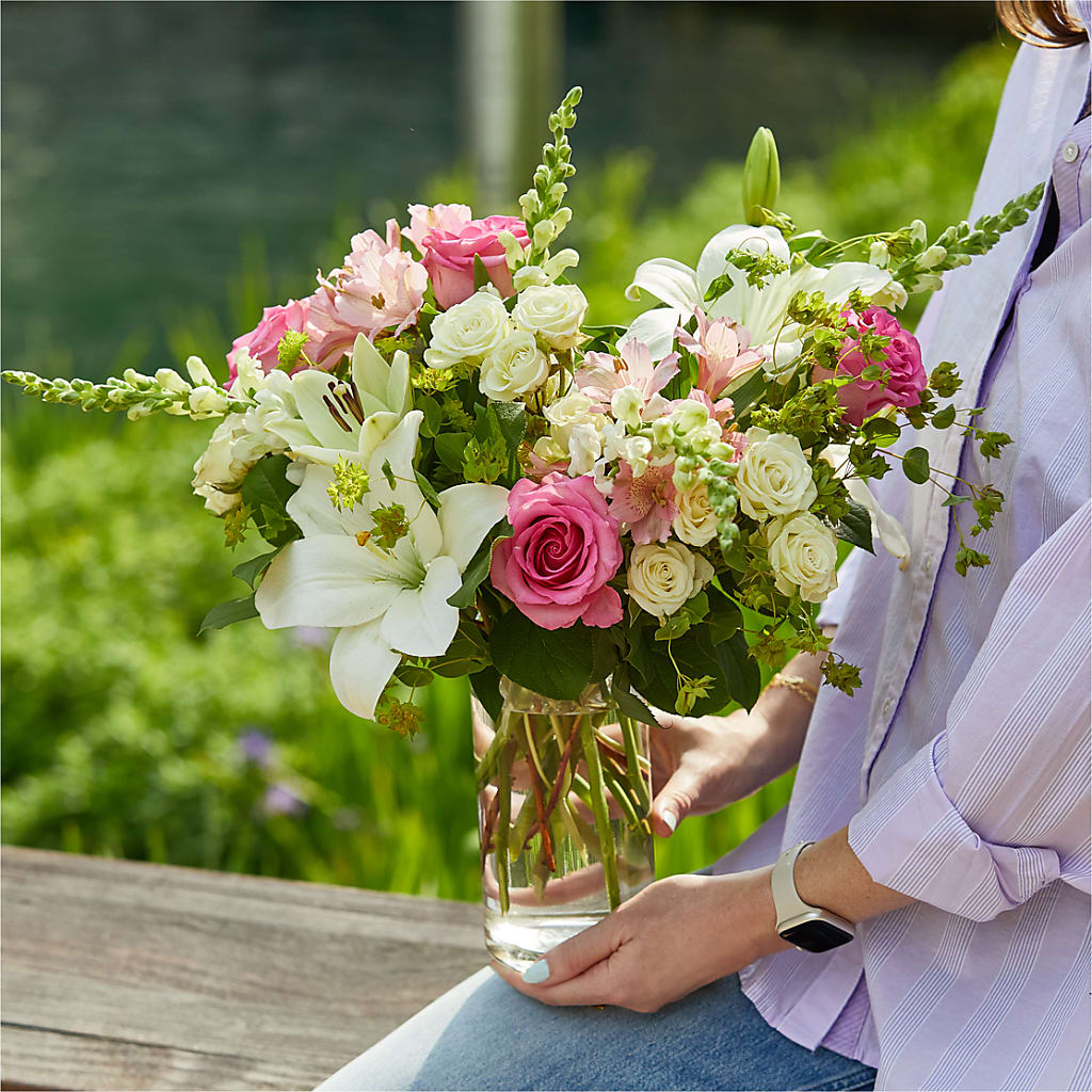 Fondly Bouquet –  The Flower Station, Paris TN