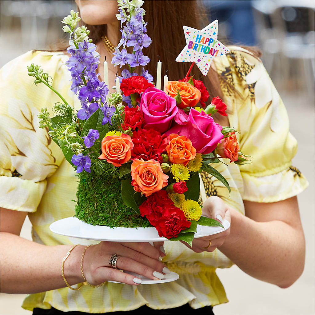 Best Year Yet Floral Cake –  The Flower Station, Paris TN